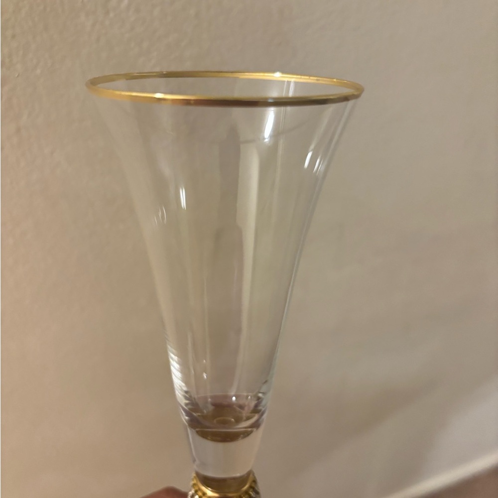 Fancy glasses - Picture 3 of 5